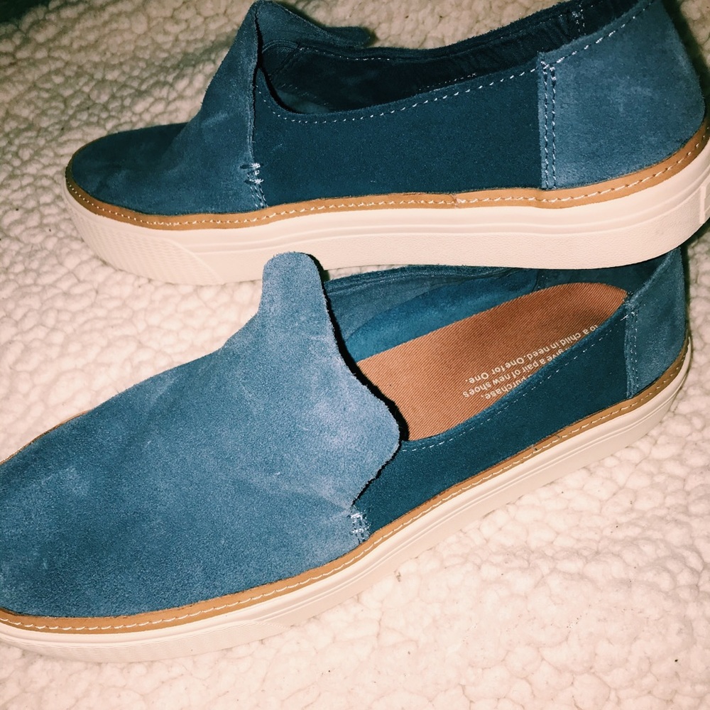 Toms slip on shoes